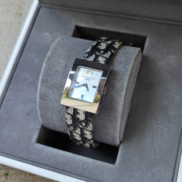 Christian Dior Paris Ladies Wristwatch Swiss Made Silver Tone Case In a Box Auth - Picture 3 of 13